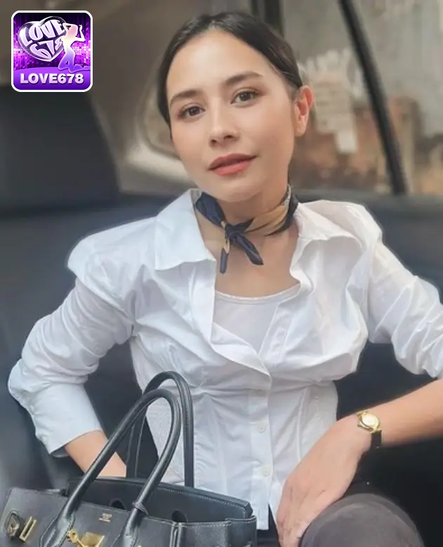 Prilly Latuconsina-deltatoto 